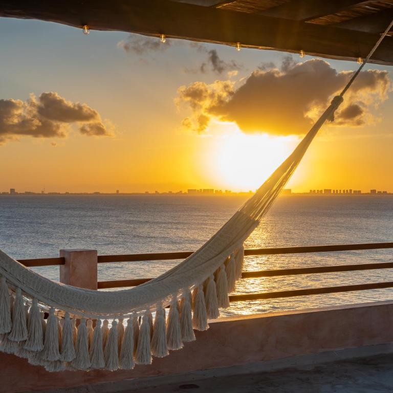 Oceanfront 5BR Villa, Saltwater Pool & Concierge - Villa with Sea View - 28