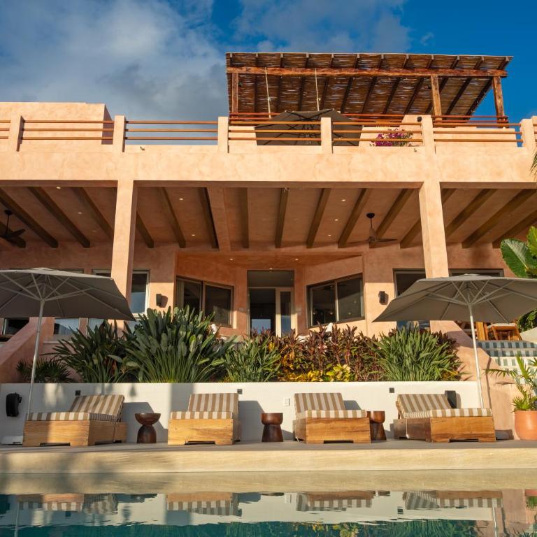 Oceanfront 5BR Villa, Saltwater Pool & Concierge - Villa with Sea View - 29