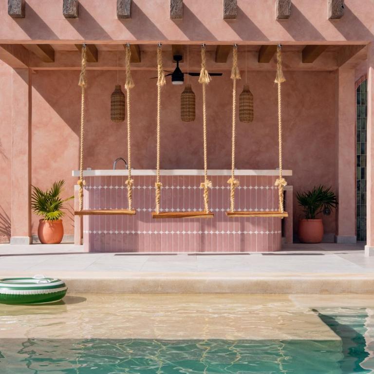 Oceanfront 5BR Villa, Saltwater Pool & Concierge - Villa with Sea View - 32