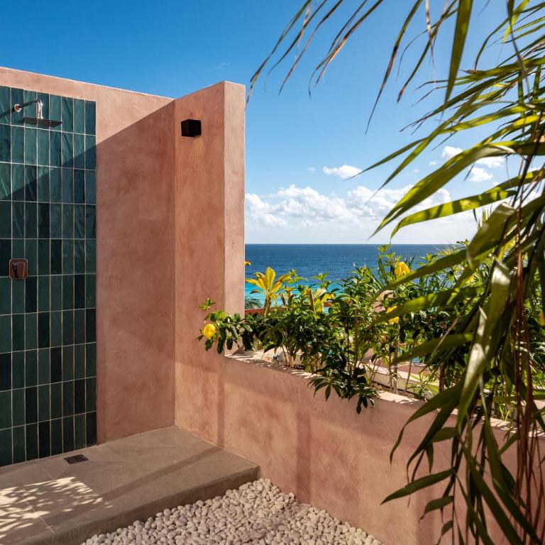 Oceanfront 5BR Villa, Saltwater Pool & Concierge - Villa with Sea View - 35