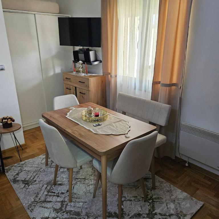 San - Room #1586348701 - 2