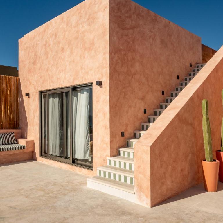 Oceanfront 5BR Villa, Saltwater Pool & Concierge - Villa with Sea View - 37