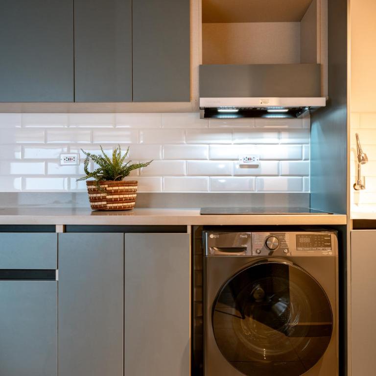 Lucas L - Two-Bedroom Apartment - 4