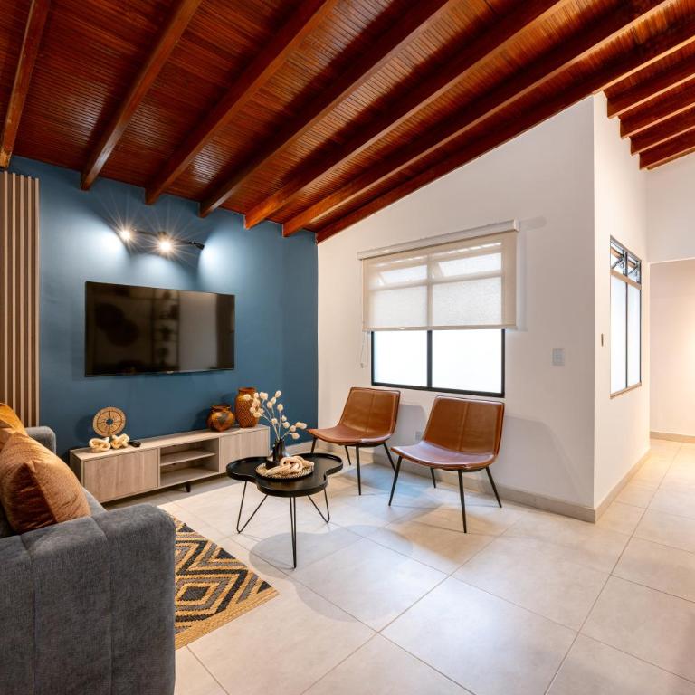 Lucas L - Two-Bedroom Apartment - 5