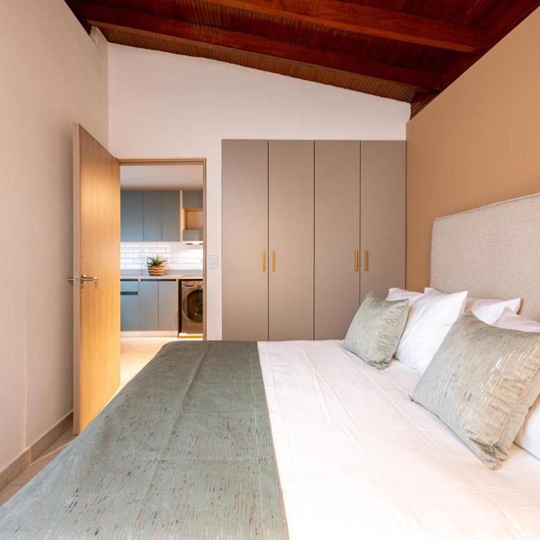 Lucas L - Two-Bedroom Apartment - 8
