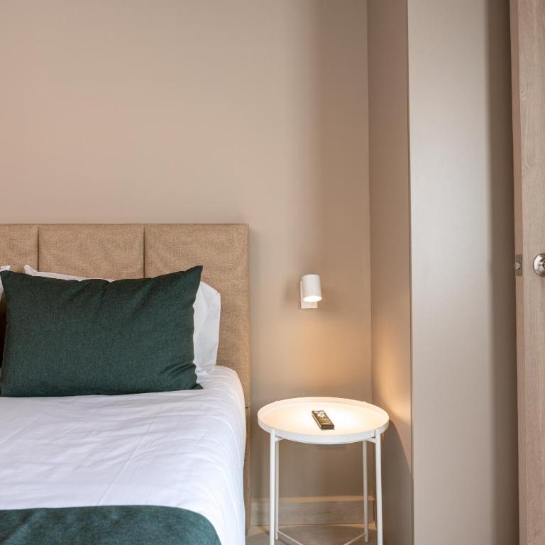 Lucas L - Two-Bedroom Apartment - 6