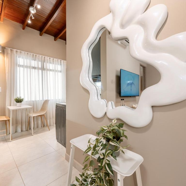 Lucas L - Two-Bedroom Apartment - 20