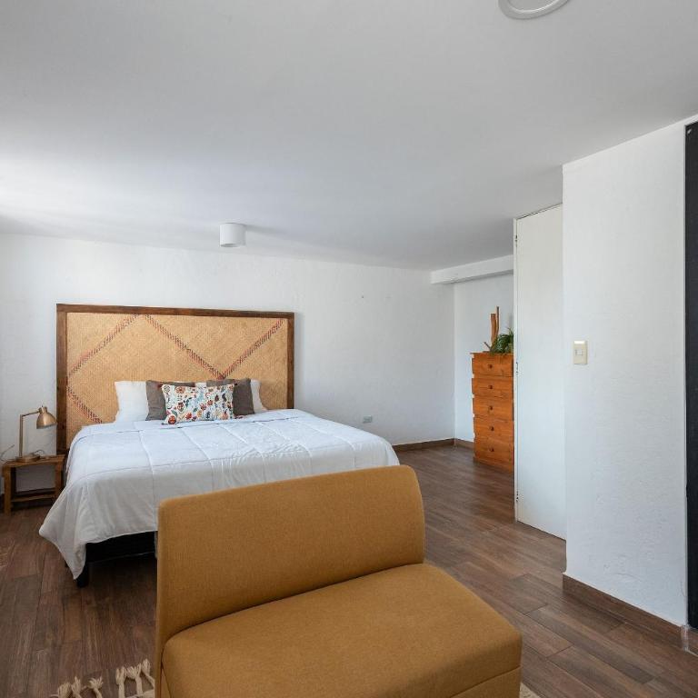 Apartment Next to Callejón de los Sapos: Comfort + Parking - One-Bedroom Apartment - 6