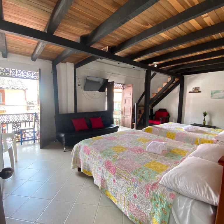 Europa Ecotours - Family Room with Balcony - 5
