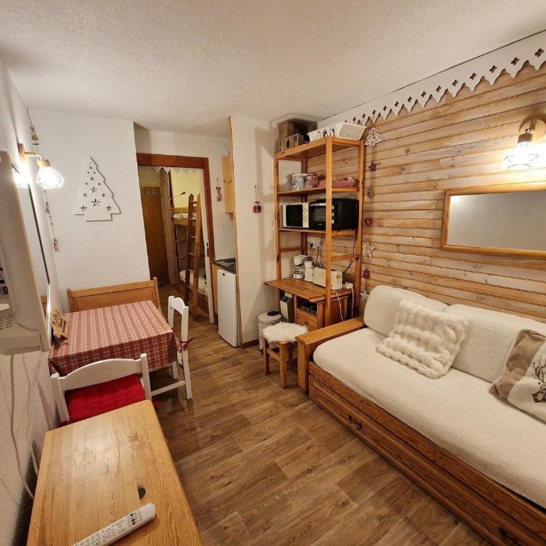 Studio charmant pour 2-3 pers. au sud de 17m² à Valfréjus - FR-1-265-237 - Studio - 5