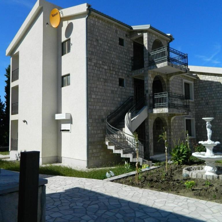 Barbara - Two-Bedroom Apartment - 39