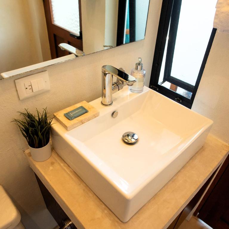 Tropical Paradise in the Centro Historico of Merida - Two-Bedroom Apartment - 32