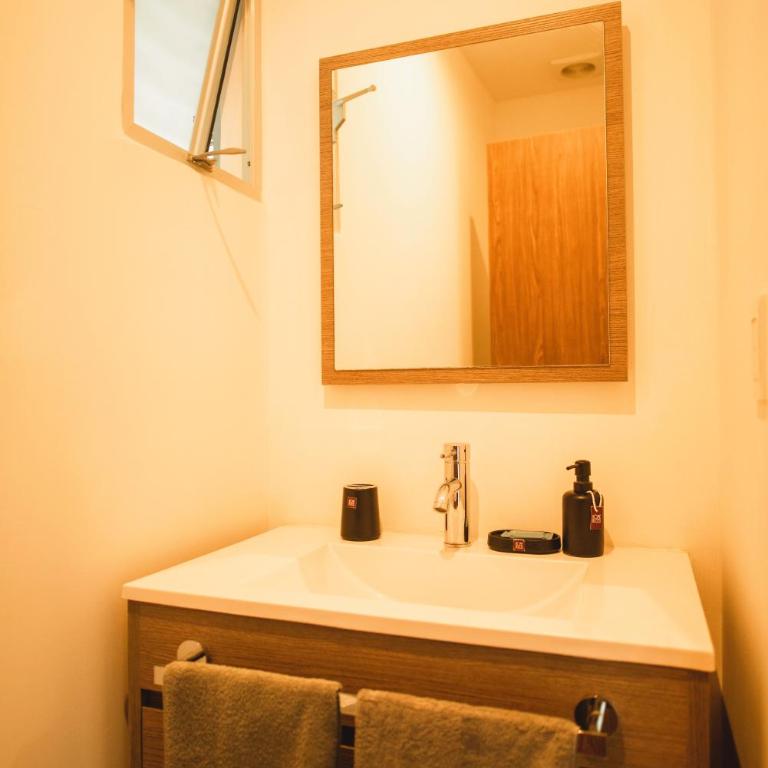 Spacious 3 bedroom Condo by the US Consulate and The Harbor - Two-Bedroom Apartment - 27