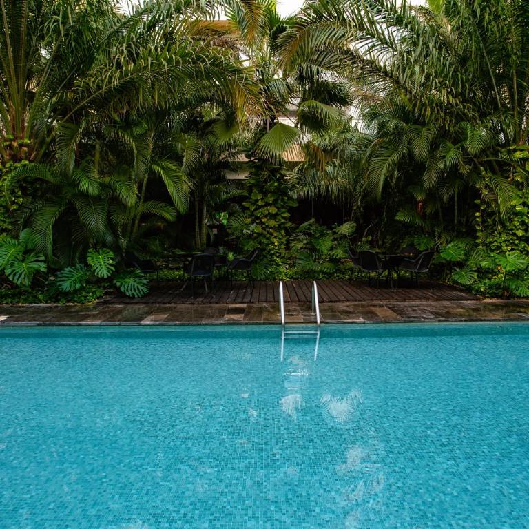 Spacious 3 bedroom Condo by the US Consulate and The Harbor - Two-Bedroom Apartment - 30