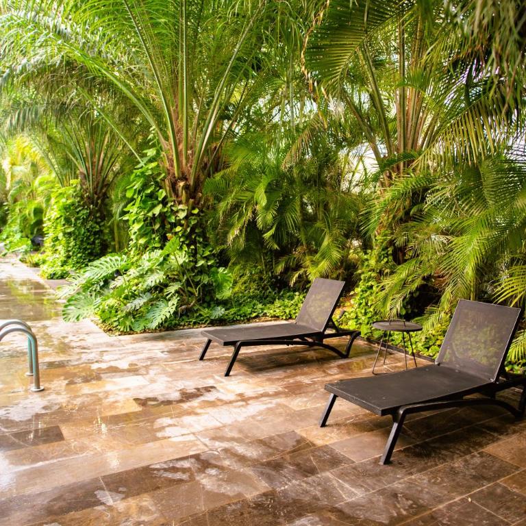 Spacious 3 bedroom Condo by the US Consulate and The Harbor - Two-Bedroom Apartment - 32