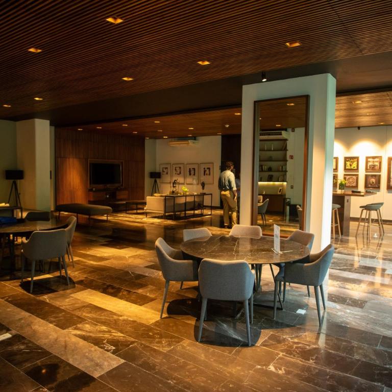 Spacious 3 bedroom Condo by the US Consulate and The Harbor - Two-Bedroom Apartment - 40