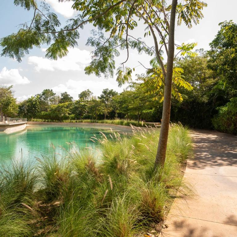 Spacious 3 bedroom Condo by the US Consulate and The Harbor - Two-Bedroom Apartment - 51