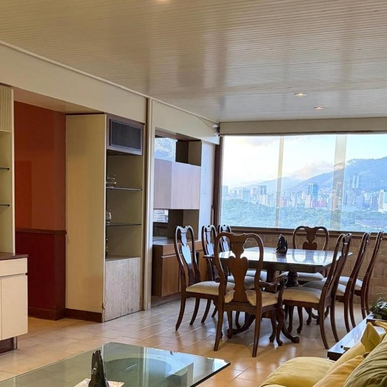 Colinas de bello monte - Three-Bedroom Apartment - 1