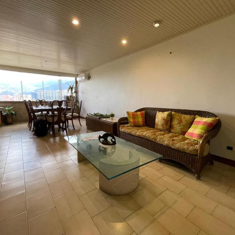 Colinas de bello monte - Three-Bedroom Apartment - 14
