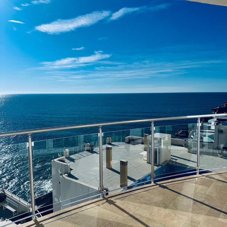 SF Apartments Lux - Two-Bedroom Apartment with Sea View - 14