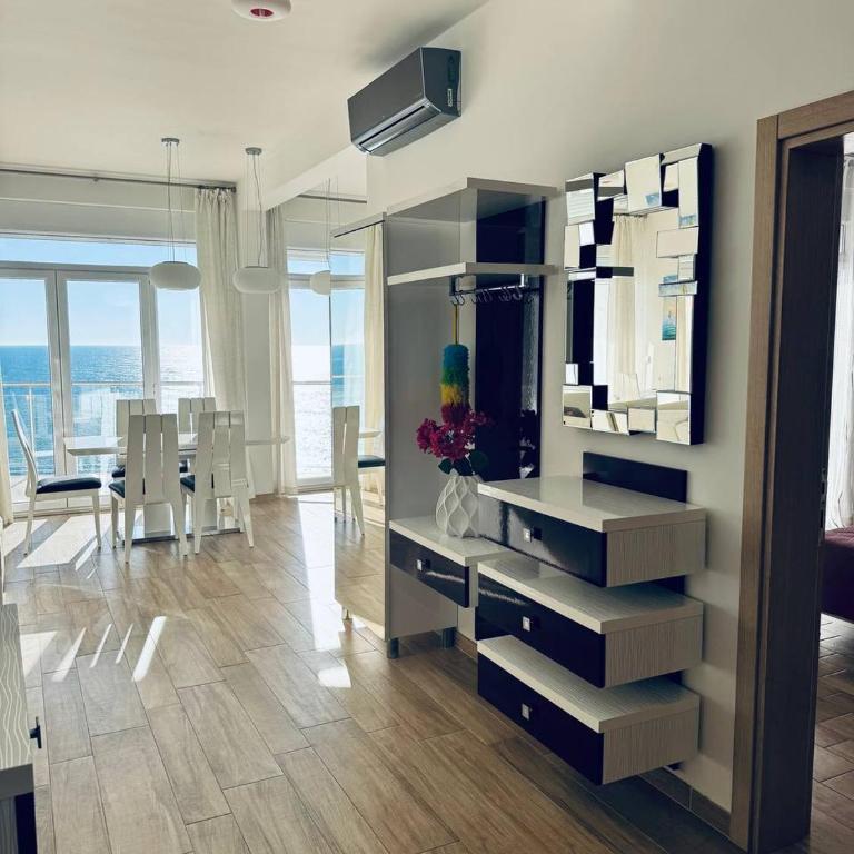SF Apartments Lux - Two-Bedroom Apartment with Sea View - 16