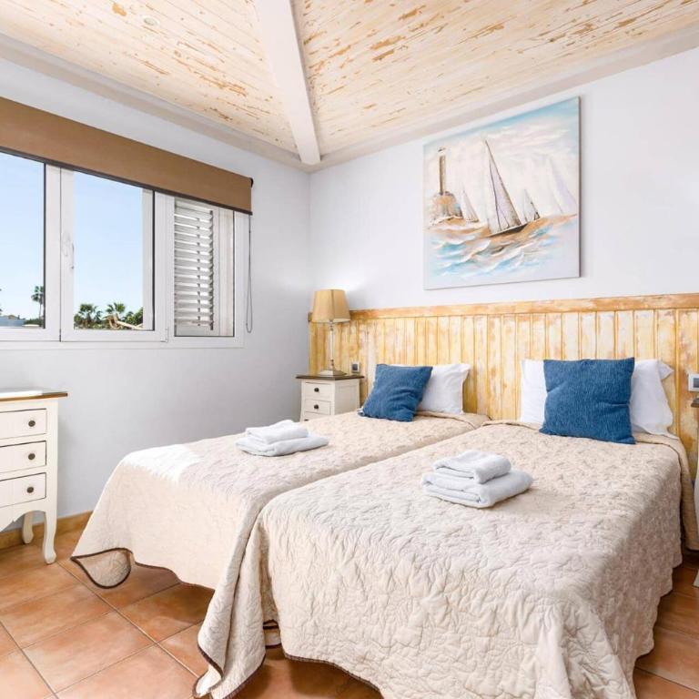Villa Florencia by Villa Plus - Villa - 5