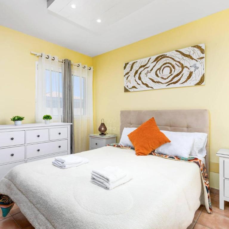 Villa Florencia by Villa Plus - Villa - 11
