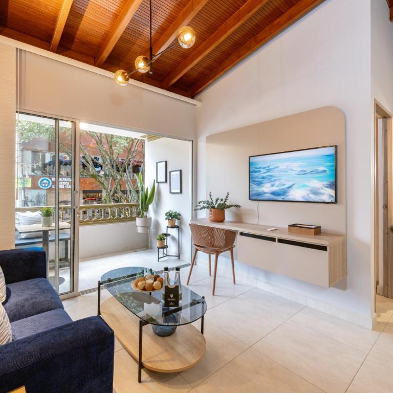 Lucas L - Two-Bedroom Apartment - 19