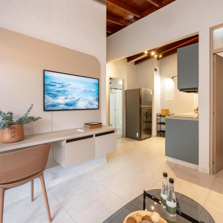 Lucas L - Two-Bedroom Apartment - 24