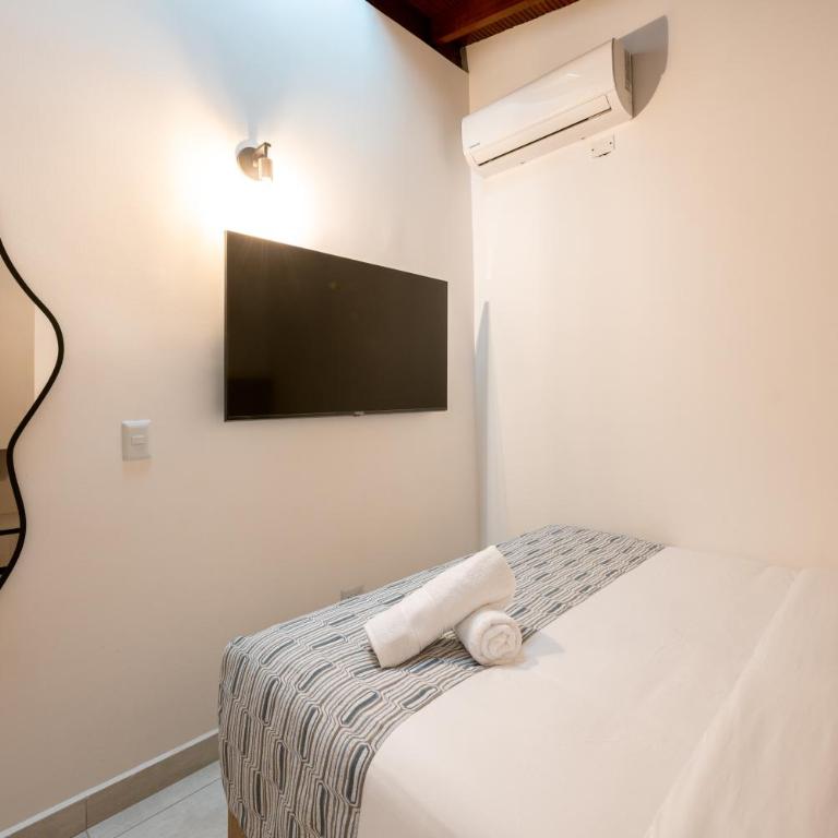 Lucas L - Two-Bedroom Apartment - 32