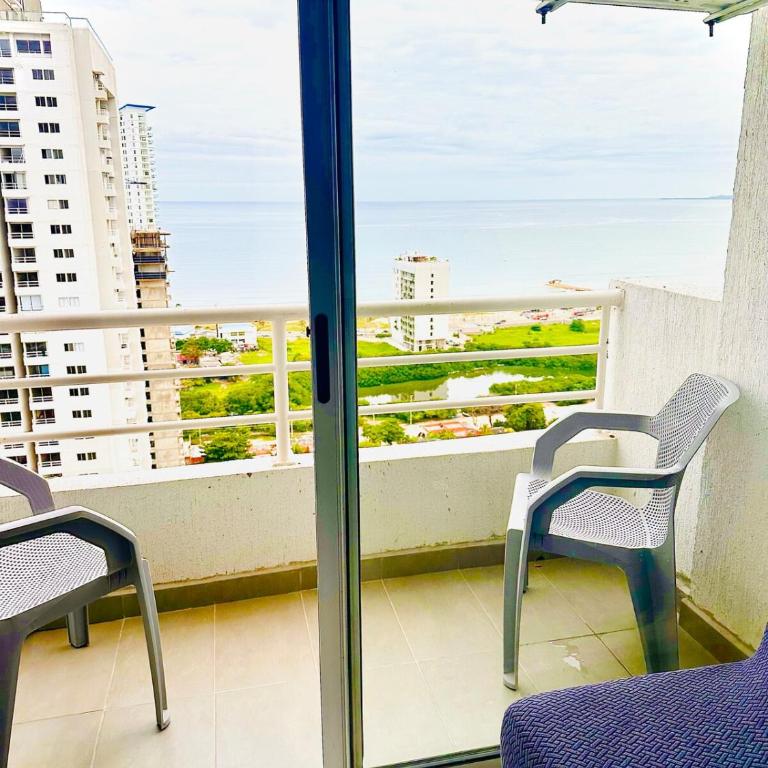 Apartment close to the beach and airport - Three-Bedroom Apartment with Balcony - 6