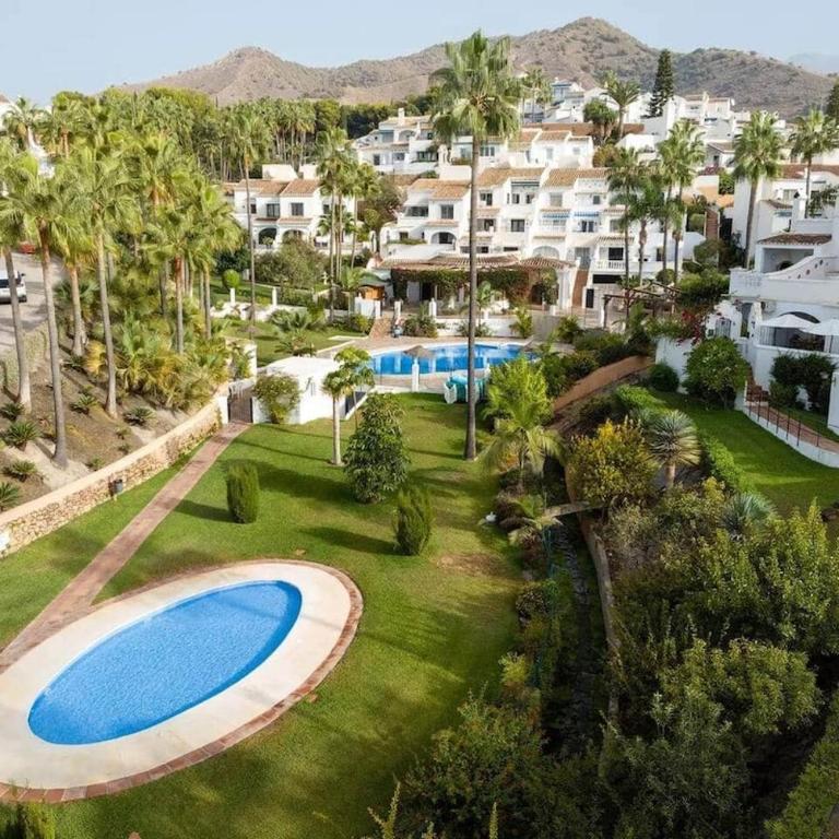 Sunny Flat with Pools & Terrace in Oasis of Nerja - Apartamento de 2 dormitorios - 11