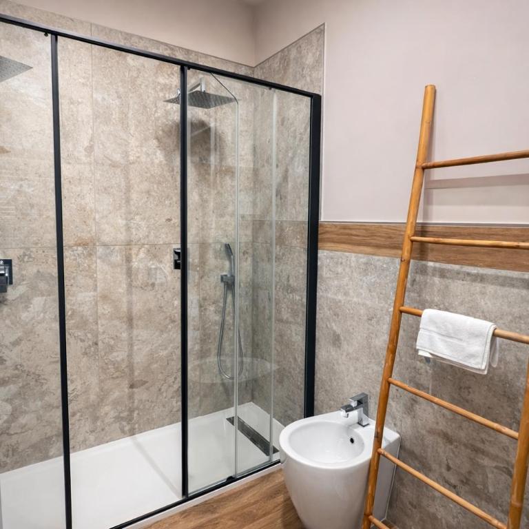 Pompei Scavi e Chiesa - Suites in Centro - Family Suite with Balcony - 2