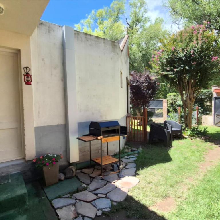 Departamento tranquilo cerca de la terminal Villa General Belgrano a 5 cuadras del centro - Apartamento de 1 dormitorio - 17