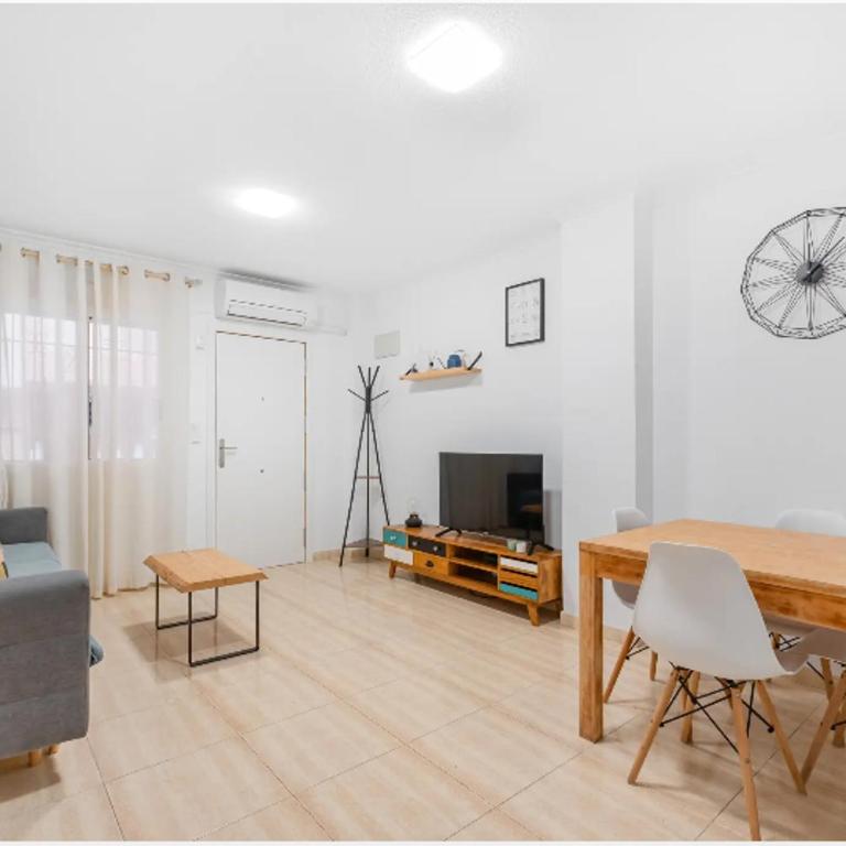 Bajo concordia - Three-Bedroom Apartment - 1