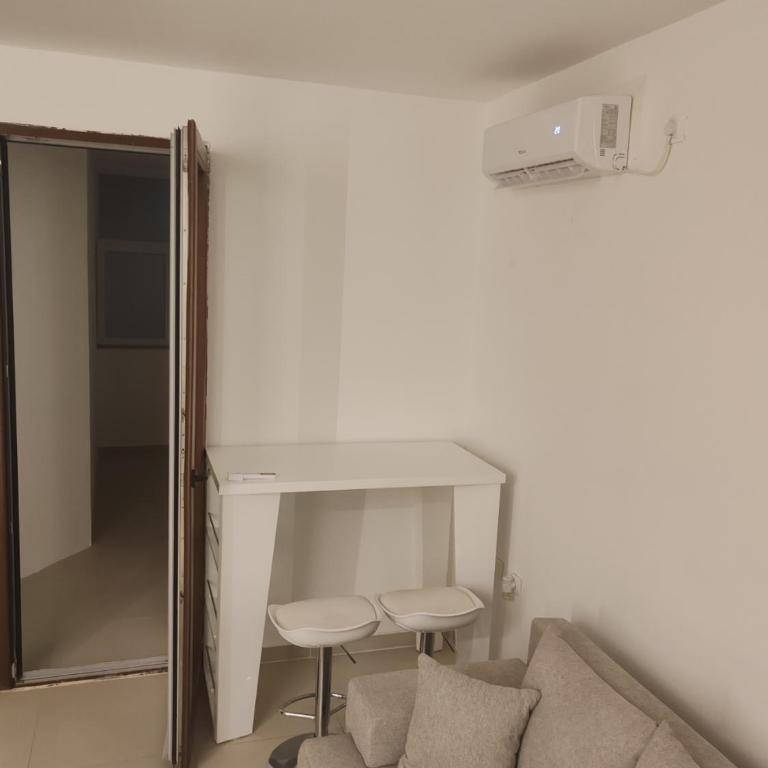 LiboroView - Room #1558881204 - 9