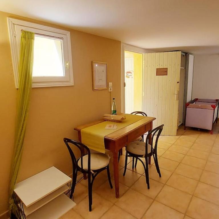 Studio in villa provencal with pool - Appartement 1 Chambre - 11