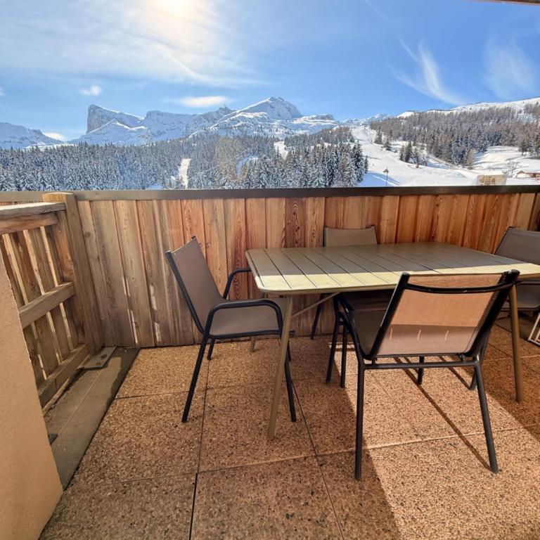 La Grotte des Ours à SuperDevoluy - 2 pièces cosy avec vue sur les pistes - Apartamento de 2 dormitorios - 2
