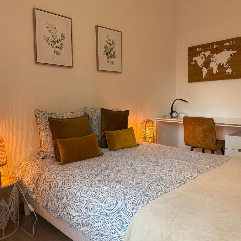 GRAND T3 70m2 ,COSY TOUT CONFORT ,2 CHAMBRES, 6 PERSONNES ,PARKING PRIVÉ SÉCURISÉ - Appartement 2 Chambres - 15