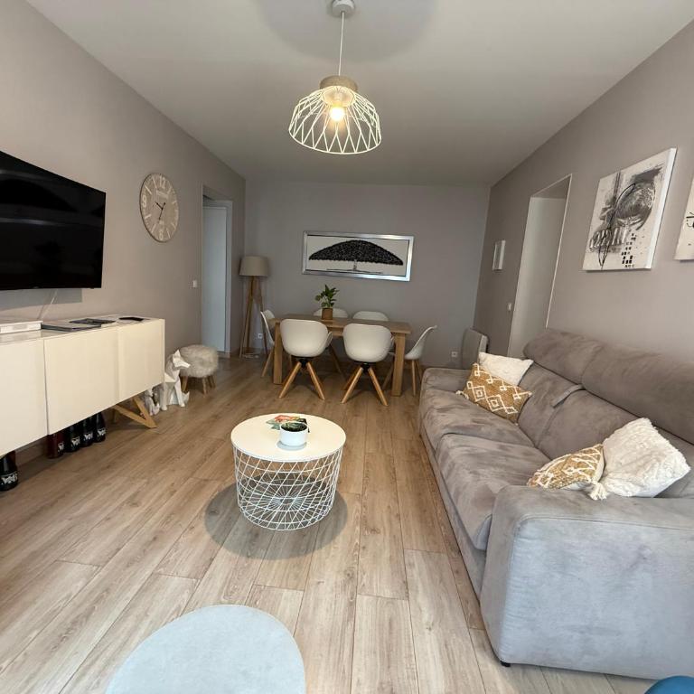 GRAND T3 70m2 ,COSY TOUT CONFORT ,2 CHAMBRES, 6 PERSONNES ,PARKING PRIVÉ SÉCURISÉ - Appartement 2 Chambres - 1
