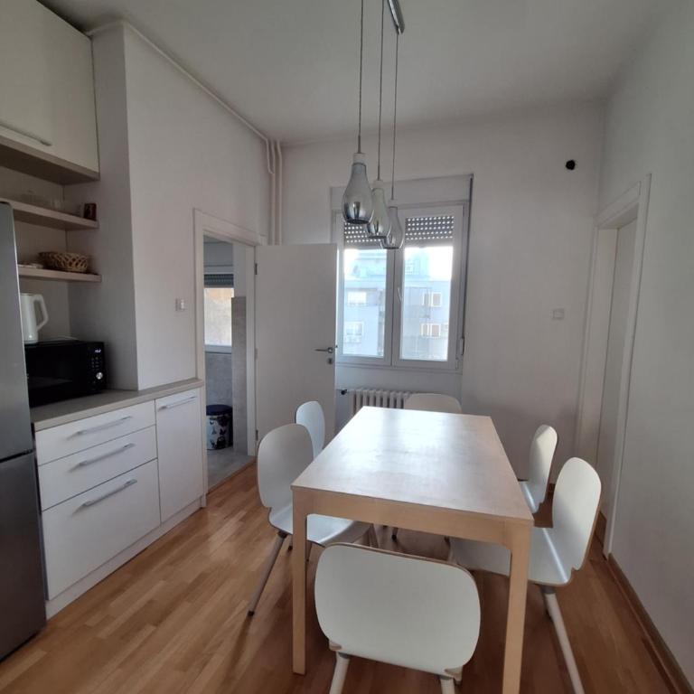 Spacious and comfortable accommodation in the very center of the city - Apartman sa 1 Spavaćom Sobom - 2