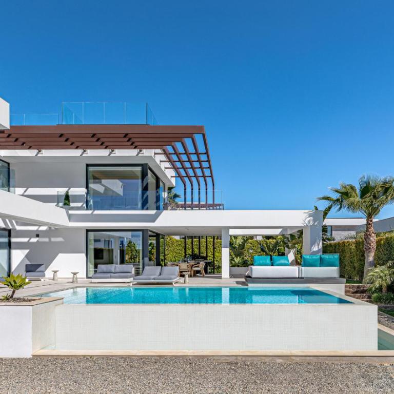 VACATION MARBELLA I Villa Martinica, Turquoise Heated Pool, Rooftop Hot Tub with Sea View, Cine Room, Night Security, Alarm System, 5 min to the Beach - Villa - 31