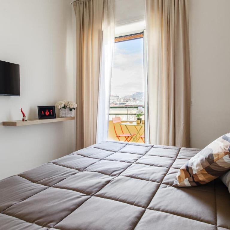 Seven Nap - Central Rooms - Camera Matrimoniale con Balcone - 1