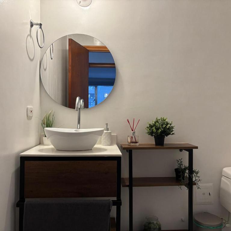 comfortable, spacious and bright 4th floor - Room #1586506301 - 2