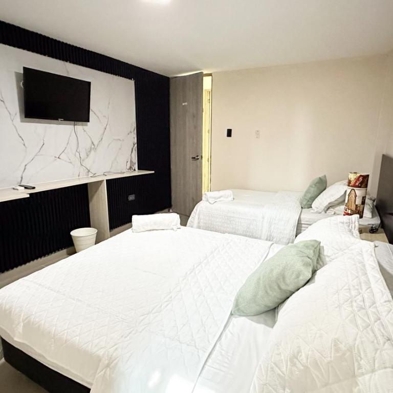 Hotel Boutique CL 84 - Habitación Doble con baño privado - 1 o 2 camas - 6