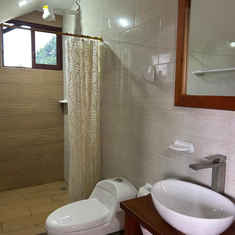 My house in Macas, Sevilla Don Bosco - Five-Bedroom House - 8