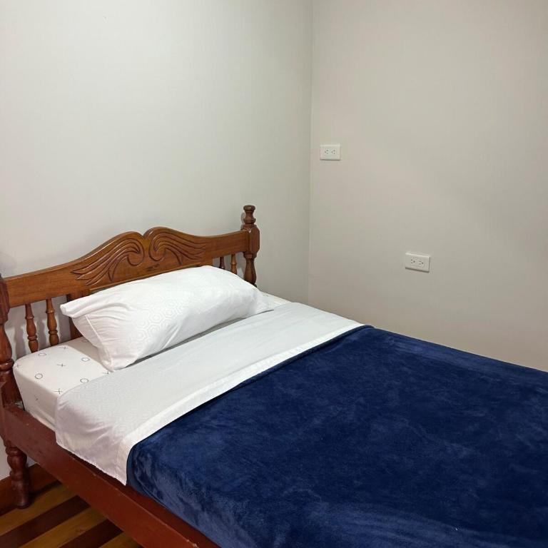 My house in Macas, Sevilla Don Bosco - Five-Bedroom House - 9
