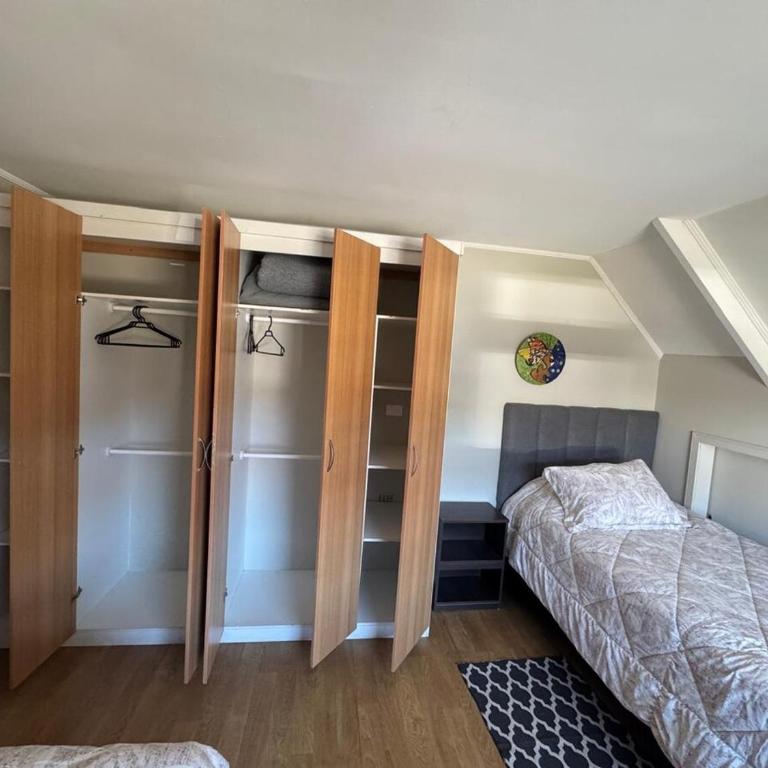 Casa Familiar Parking privado Terraza HotTub - Room #1586568101 - 6