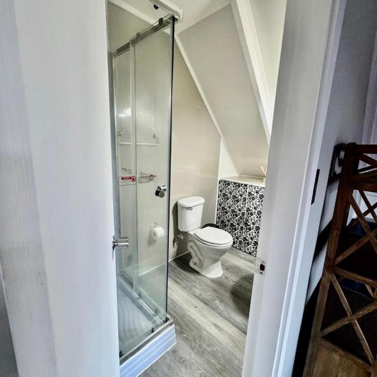 Casa Familiar Parking privado Terraza HotTub - Room #1586568101 - 25