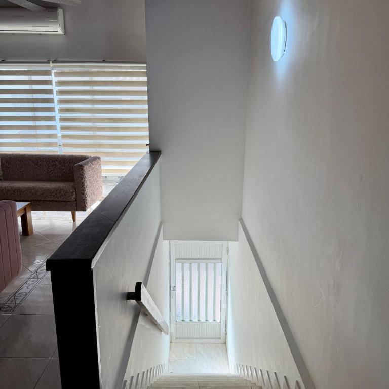Cozy Apartment Near Airport, Beaches & Old City - Apartment with View and Balcony - 11